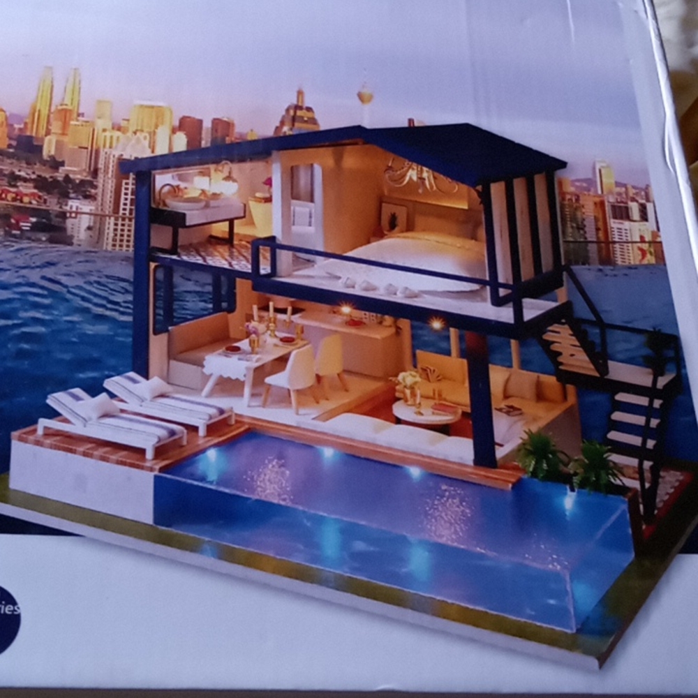 Diy House Do it yourself kit. New,